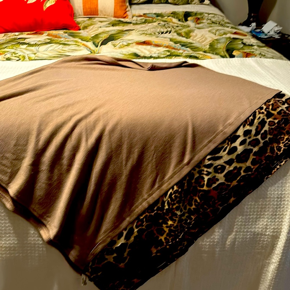 Leopard wrap